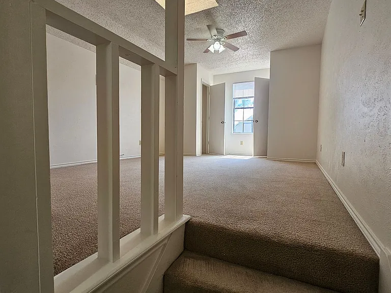 544 E Windsor Dr — Photo 42