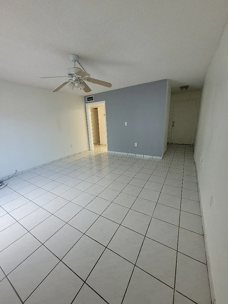 2460 SW 18th Ave — Photo 1