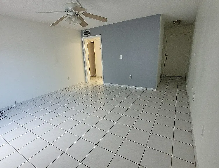 2460 SW 18th Ave #1111 — Photo 1