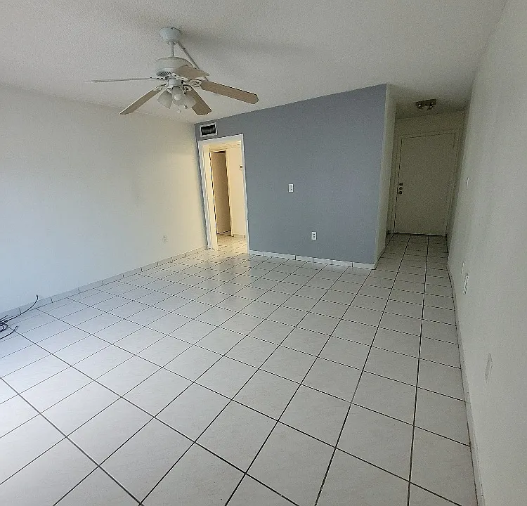 2460 SW 18th Ave #1111