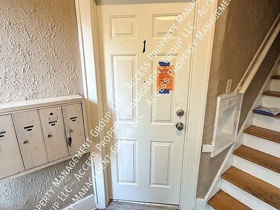 2nd image of 840 Kalamazoo Ave SE APT 1