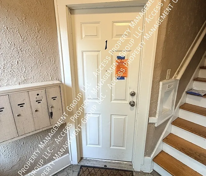 840 Kalamazoo Ave SE #1 — Photo 2