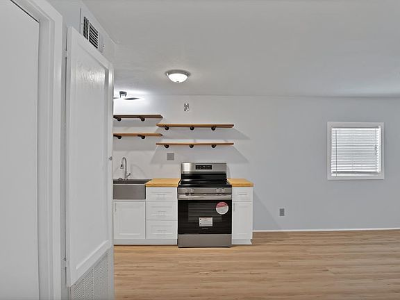 2nd image of 2657 E Main St