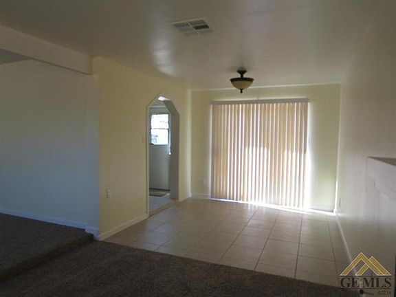 4th image of 1504 Carmel St