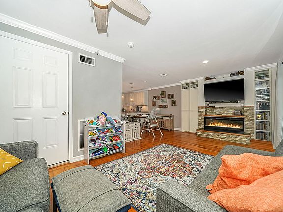 5th image of 103-08 Rockaway Beach Blvd #2B
