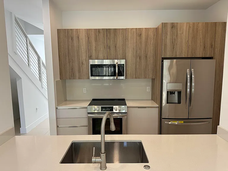 815 NE 17th Ave #3 — Photo 5