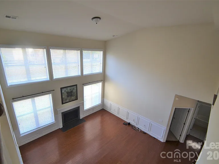221 Montibello Dr — Photo 6