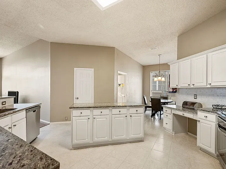 504 Vasey Oak Dr — Photo 6