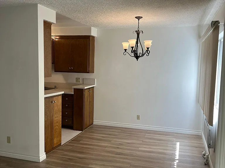 1275 Barry Ave #3 — Photo 3