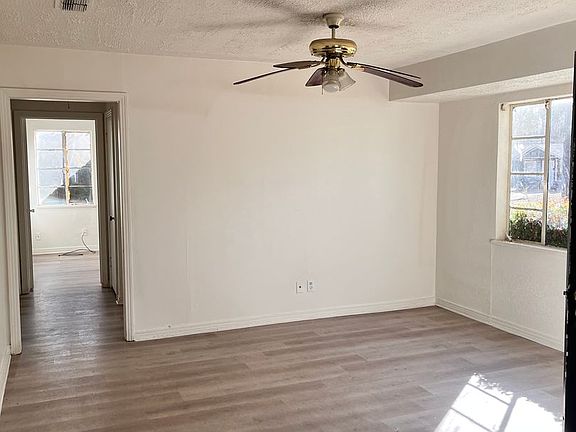 3rd image of 2920 Meadow Ave