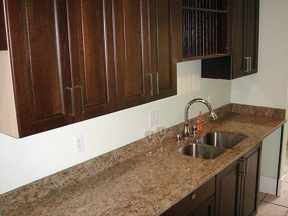 3rd image of 1915 W 45th St