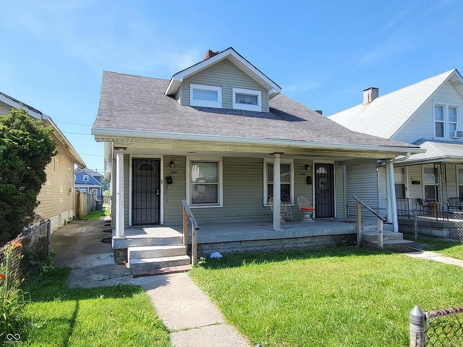 2 bed, 2.5 bath, 1113 sqft, $995 — Photo 2