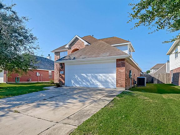 3rd image of 6923 Fountain Lilly Dr