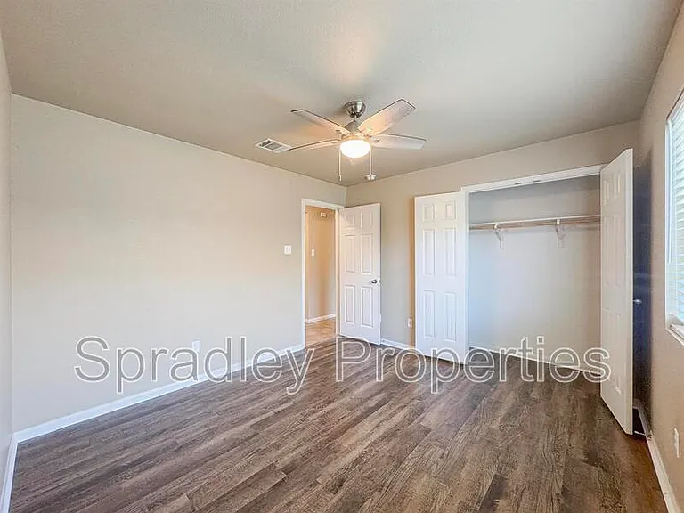 212 Avrshire Ln — Photo 20