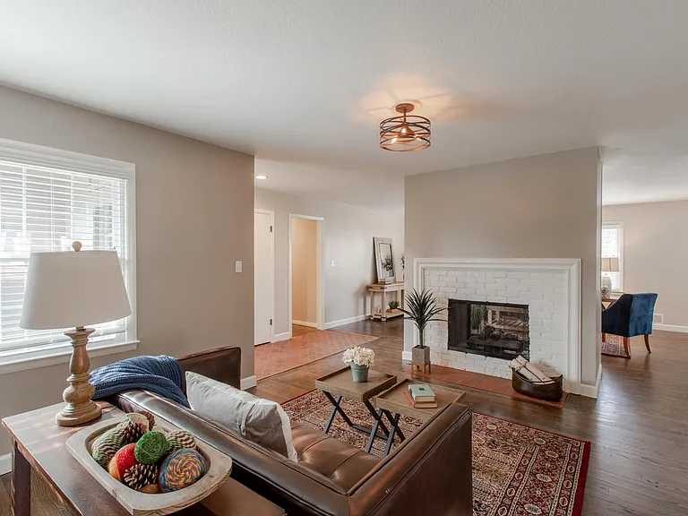 8614 Woodson Dr — Photo 14