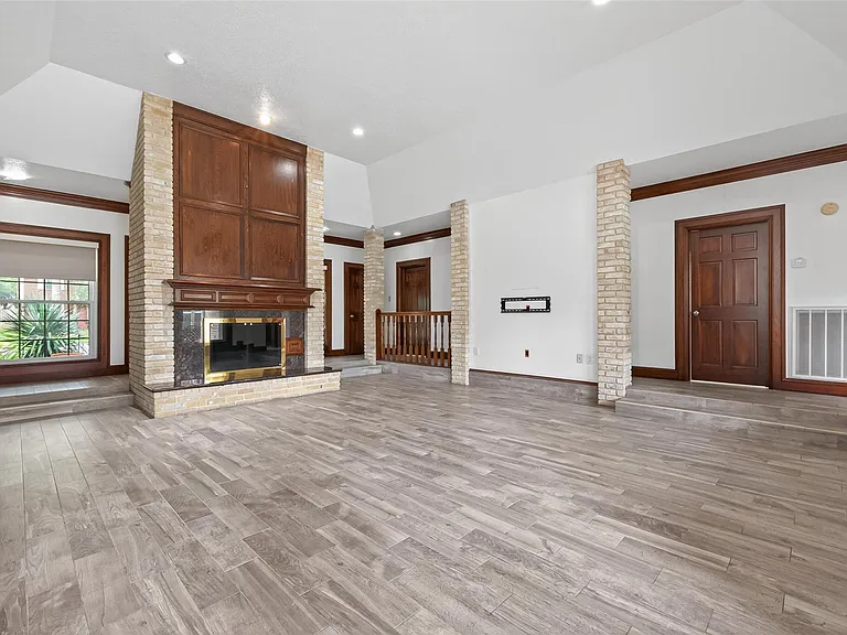 15106 Dawnbrook Dr — Photo 11