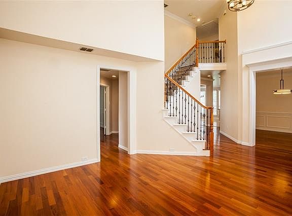 5th image of 904 Basilwood Dr