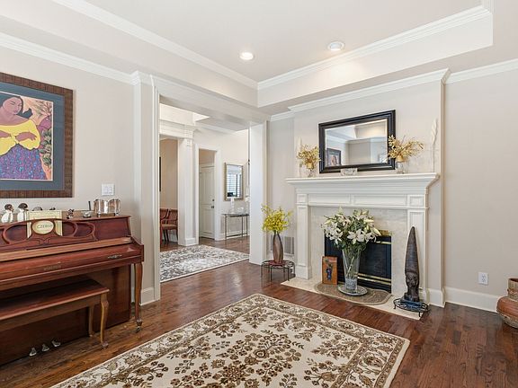 5th image of 23 Ashton Ct