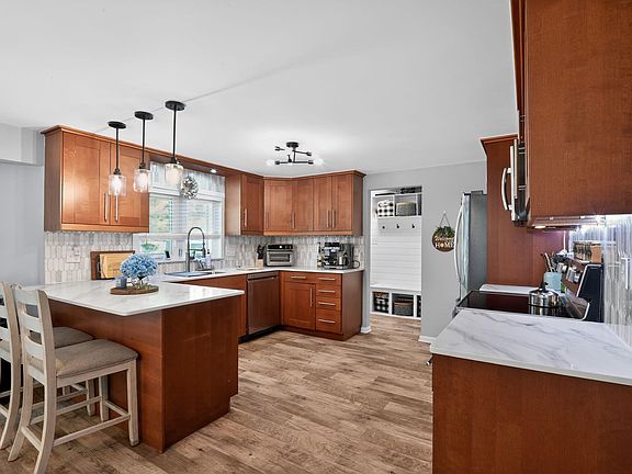 4th image of 26 Greenbriar Rd