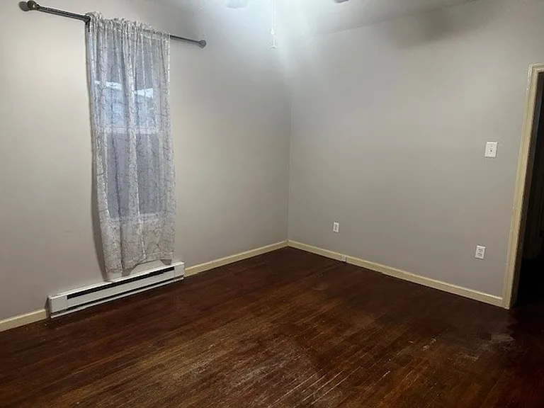 50 Lincoln Ave — Photo 6