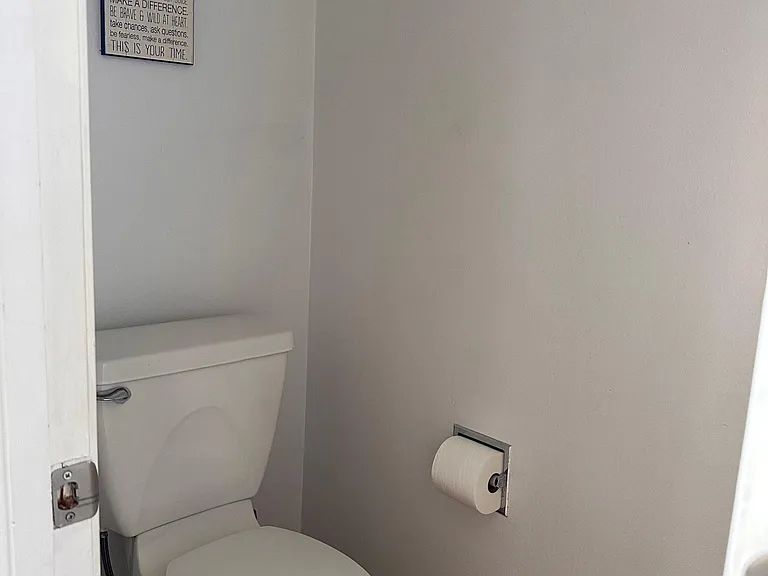 1264 Rosemont Ave NW — Photo 17