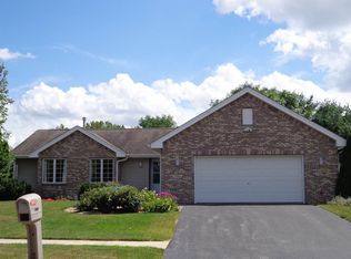 7461 Countryshire Ln, Rockford, IL 61107