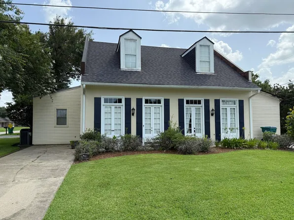 604 Holiday Dr, Thibodaux, LA 70301