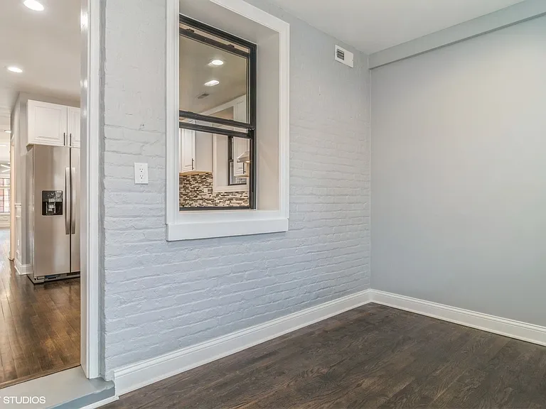3332 N Hamlin Ave #1 — Photo 3