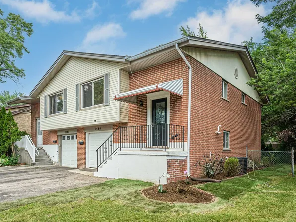 1549 Revere Cir, Schaumburg, IL 60193