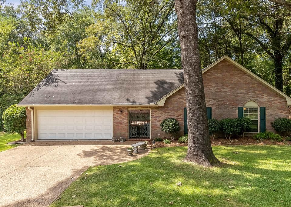 1st image of 3318 Highland Dr