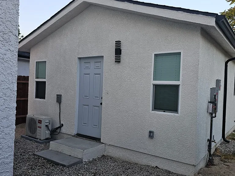 9412 Wilmington Ave — Photo 10