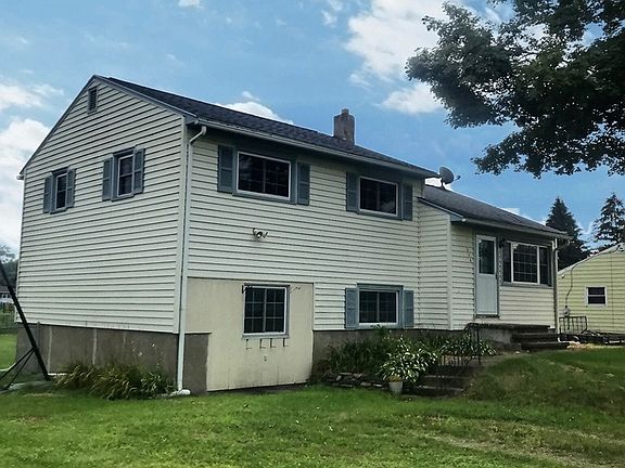 2nd image of 204 Sunnyfield Dr