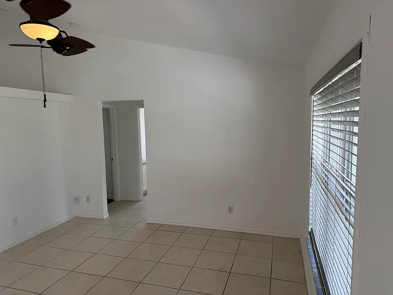 1874 SW Capehart Ave — Photo 7