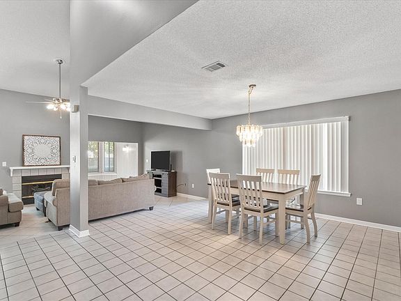 3rd image of 1205 Oakmont Dr