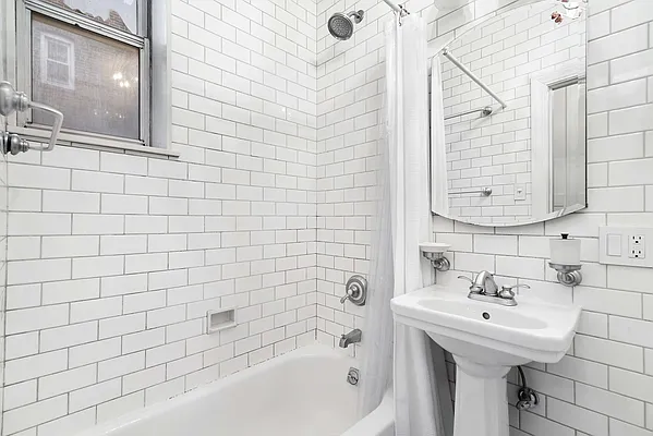 Rented by Compass | media 7