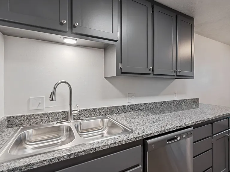 1134 W 10th St — Photo 5