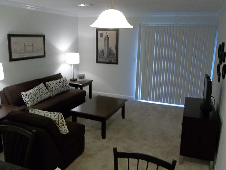 La Triumphe Apartments — Photo 18