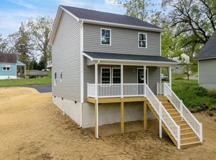 2604 W Beverley St, Staunton, VA 24401