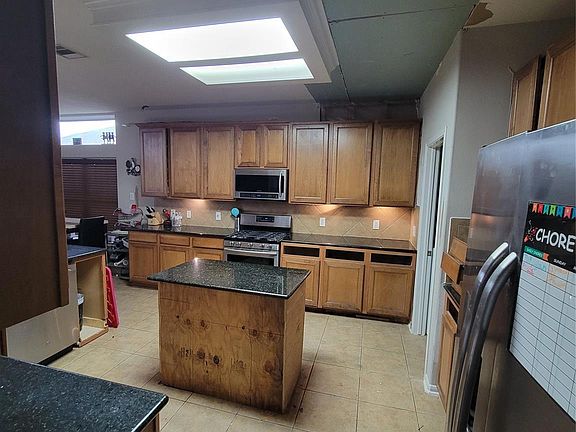 4th image of 204 King William Dr