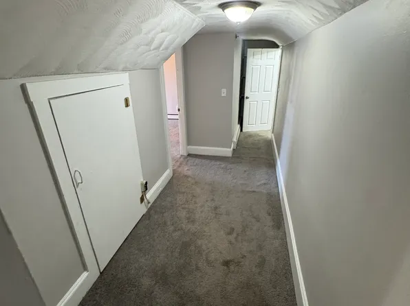 1311 Middlesex St #2F, Lowell, MA 01851