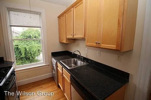3rd image of 325B N 2nd St