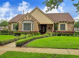 5742 Darnell St, Houston, TX 77096