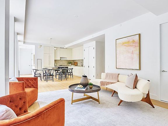 2nd image of 15 W 61st St #15B