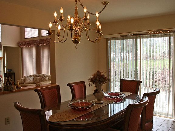 Breakfast Room 