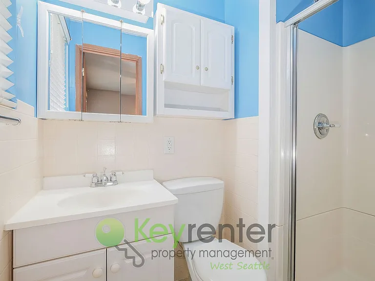 1327 S 232nd St — Photo 14
