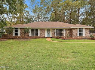 51 Summit Ridge Dr, Brandon, MS 39042
