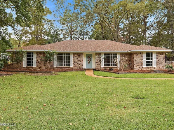 51 Summit Ridge Dr, Brandon, MS 39042