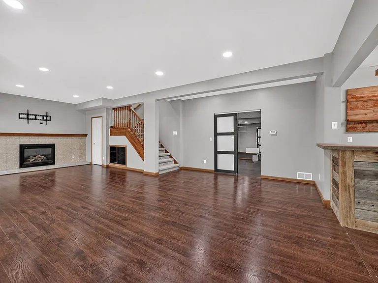 3187 Turnberry Dr — Photo 41