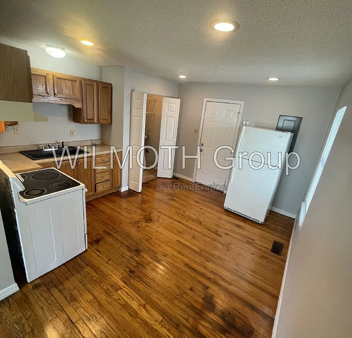 2 bed, 1.0 bath, 725 sqft, $1,145 — Photo 4