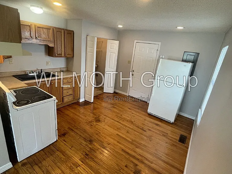 5819 Greenfield Ave — Photo 4